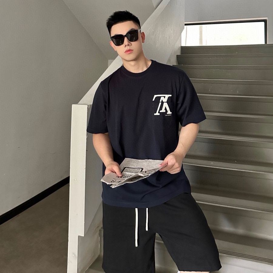 [루이비통] 인버티드 빅 브이 로고 티셔츠