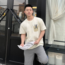 [루이비통] 인버티드 빅 브이 로고 티셔츠