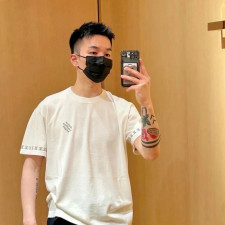 [루이비통] 소매 로고 코튼 크루넥 티셔츠