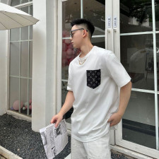 [루이비통] 포켓 로고 체인 티셔츠
