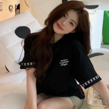 [루이비통] 소매 로고 코튼 크루넥 티셔츠