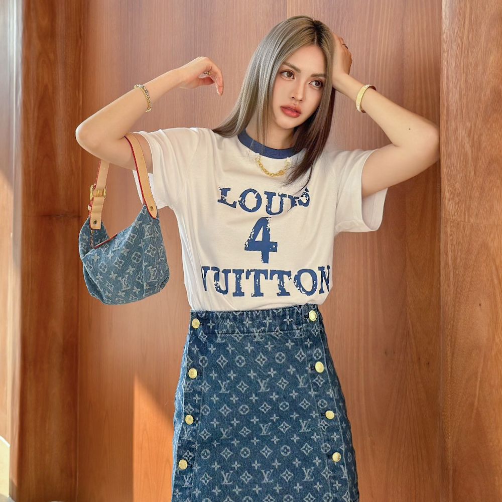 [루이비통] 클래식 데님 로고 체인 티셔츠