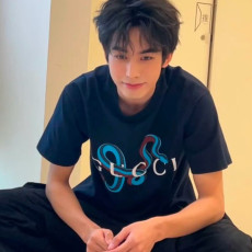 [구찌] 스네이크 프린트 티셔츠