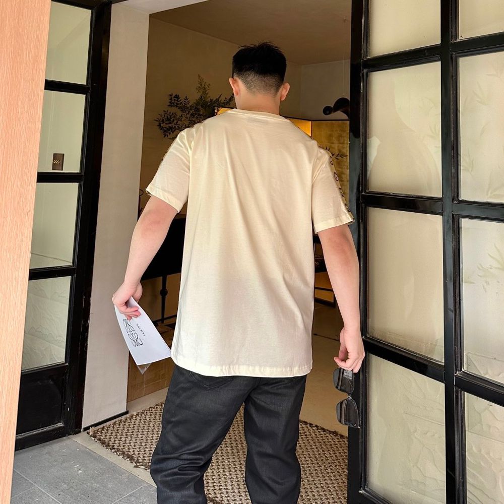 [구찌] 사이드 로고 웹 티셔츠