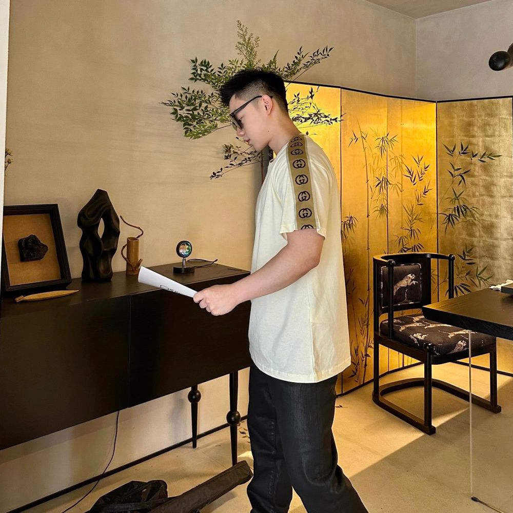 [구찌] 사이드 로고 웹 티셔츠