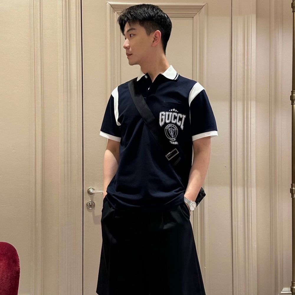 [구찌] 유니버시티 프린트 코튼 폴로 셔츠