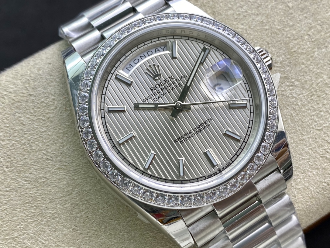 [롤렉스] 롤렉스 데이데이트 40MM 228239 프레지던트 베젤 큐빅 Rolex DayDate