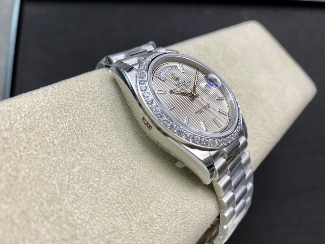 [롤렉스] 롤렉스 데이데이트 40MM 228239 프레지던트 베젤 큐빅 Rolex DayDate