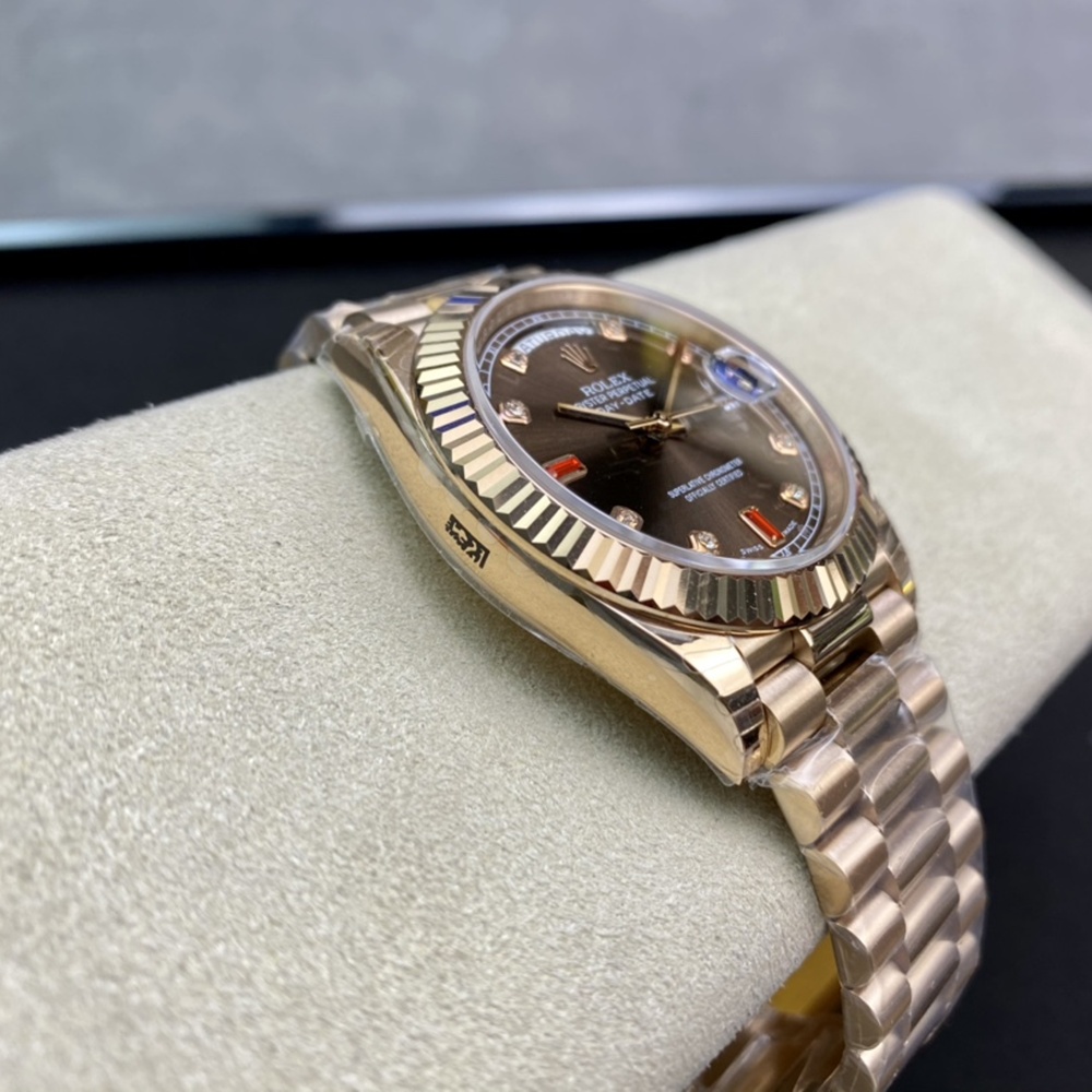 [롤렉스] 롤렉스 데이데이트 40MM 228239 프레지던트 로즈골드 다크브라운 다이얼 8 포인트 Fluted bezel (플루티드 베젤) Rolex DayDate