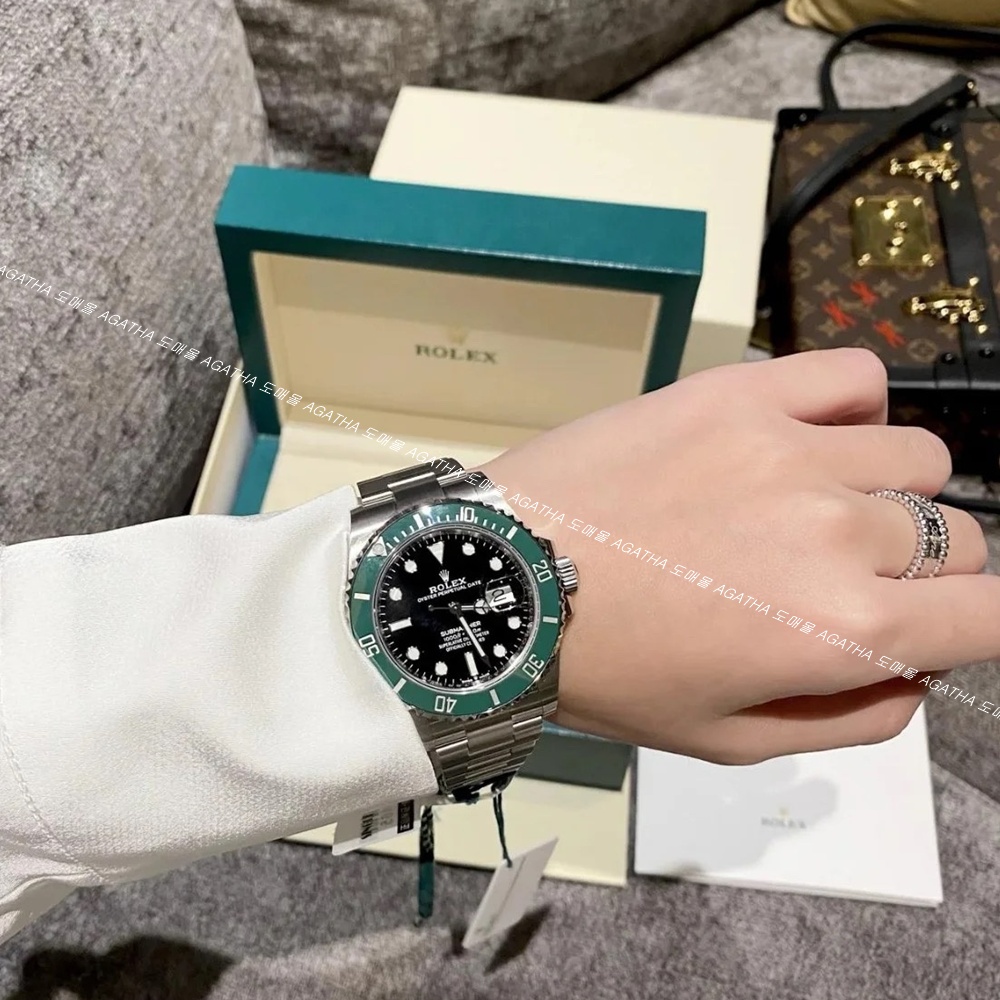 [롤렉스] Rolex 신형 서브마리너 스타벅스 40/41mm Submariner Date  Mens Watch OYSTER PERPETUAL M126610LN - 롤렉스 Submariner 데이트  오이스터스틸