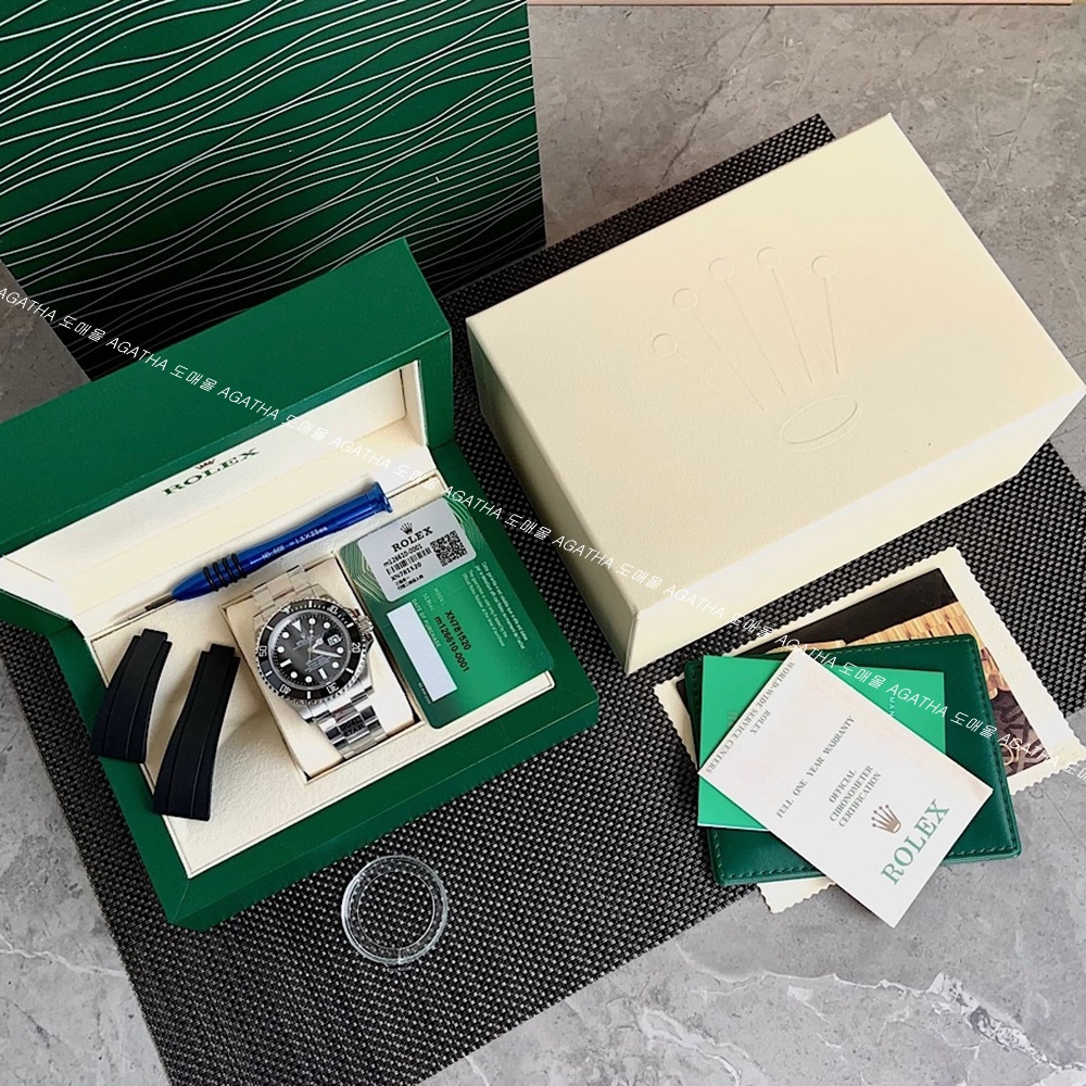 [롤렉스] Rolex 신형 서브마리너 블랙 40/41mm Submariner Date  Mens Watch OYSTER PERPETUAL M126610LN - 롤렉스 Submariner 데이트  오이스터스틸