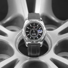 [롤렉스] Rolex Skydweller 롤렉스 스카이드웰러 4326934-38 42mm 실버 인덱스 블랙 다이얼 러버밴드