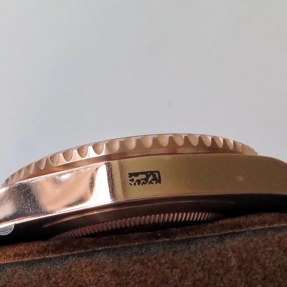 [롤렉스] 롤렉스 GMT-Master II 126715CHNR Rose Gold Box 지엠티마스터2 로즈 루트비어 40mm