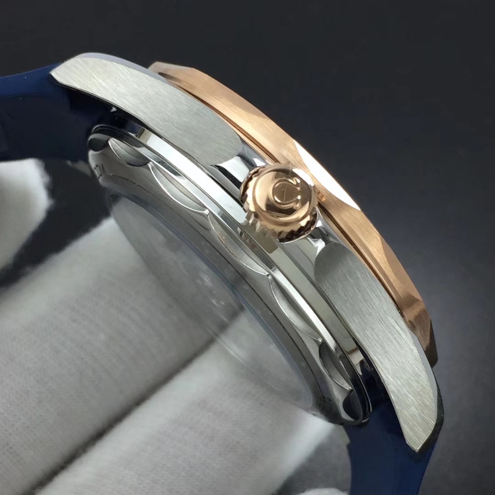 [오메가] 씨마스터 프로페셔널 다이버 코엑시얼 크로노미터 300M Seamaster Diver 300M Co‑Axial Master Chronometer Chronograph  42mm