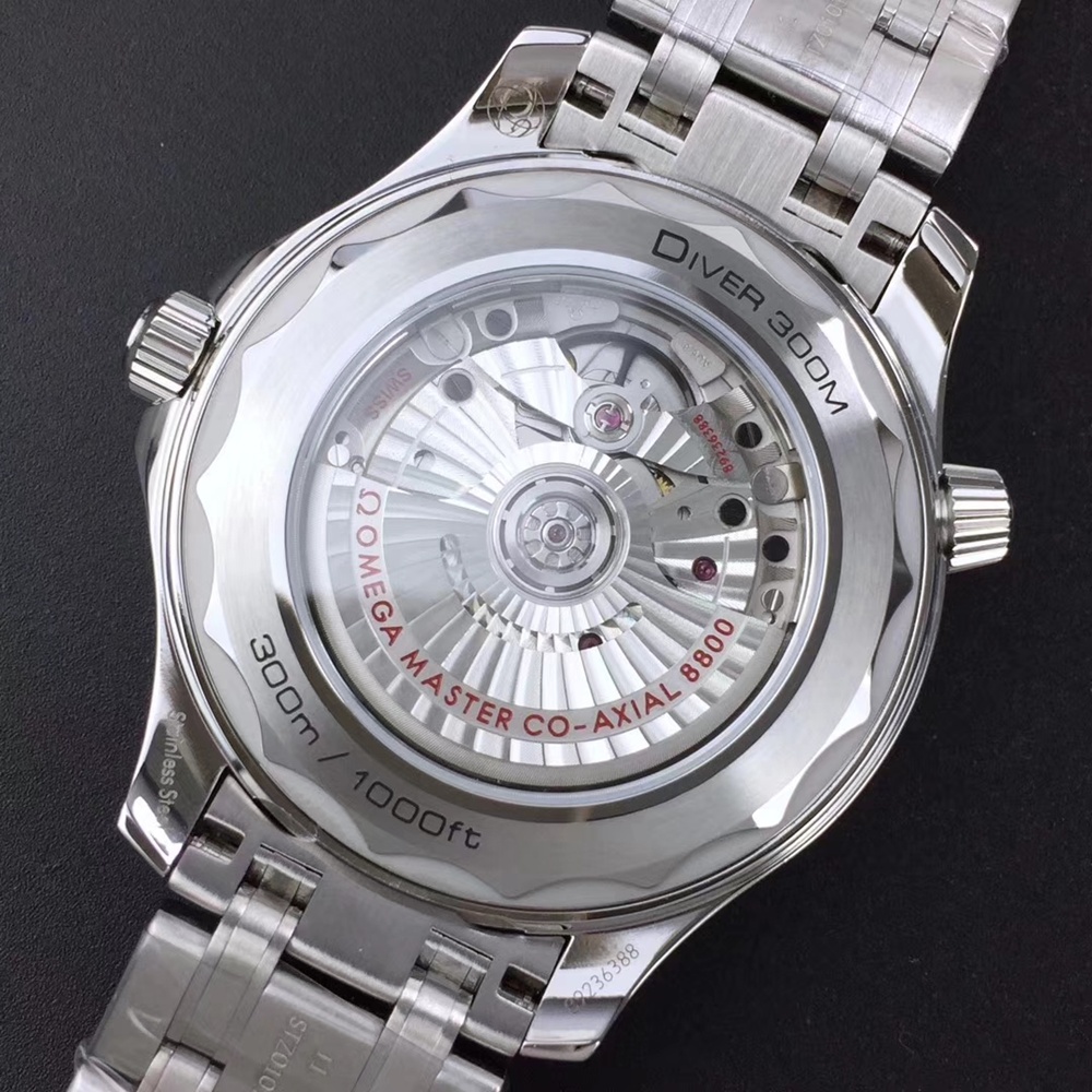 [오메가] 씨마스터 프로페셔널 다이버 코엑시얼 크로노미터 300M Seamaster Diver 300M Co‑Axial Master Chronometer Chronograph  42mm