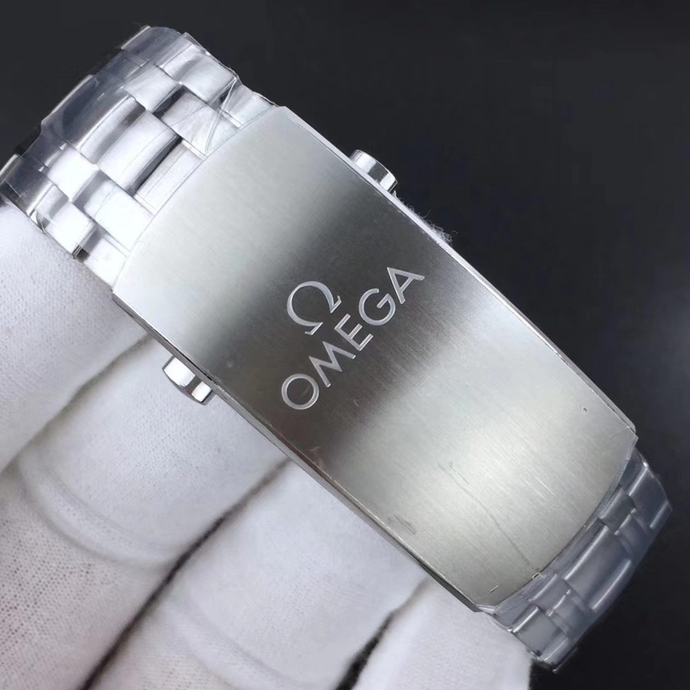 [오메가] 씨마스터 프로페셔널 다이버 코엑시얼 크로노미터 300M Seamaster Diver 300M Co‑Axial Master Chronometer Chronograph  42mm