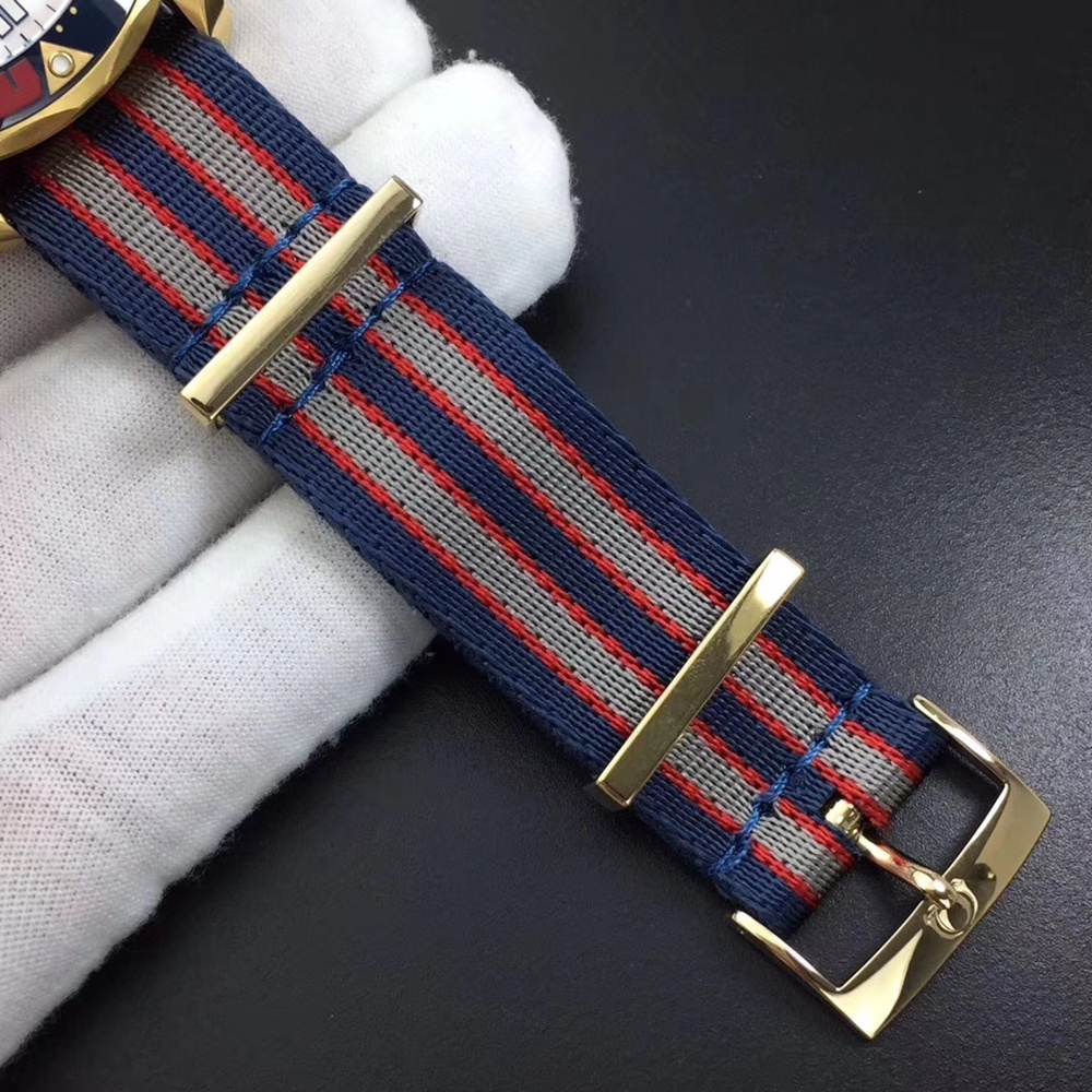 [오메가] 씨마스터 프로페셔널 다이버 코엑시얼 크로노미터 300M Seamaster Diver 300M Co‑Axial Master Chronometer Chronograph  42mm