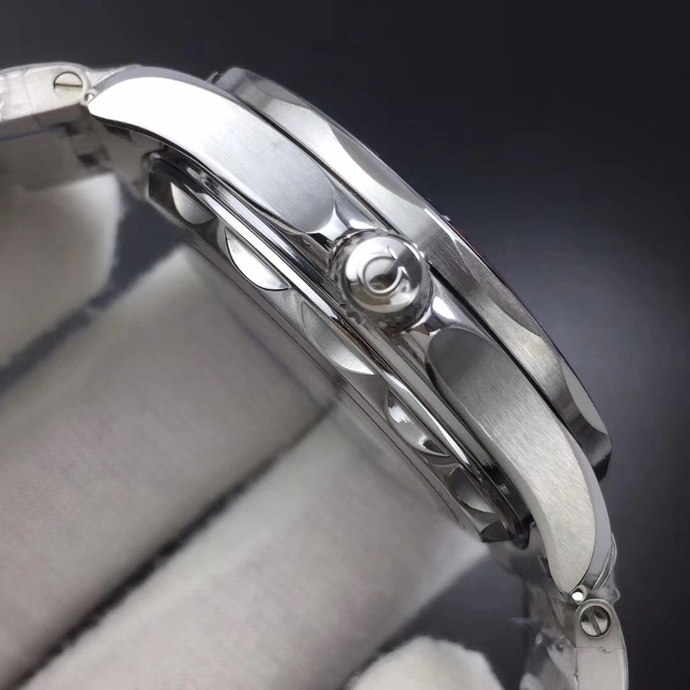 [오메가] 씨마스터 프로페셔널 다이버 코엑시얼 크로노미터 300M Seamaster Diver 300M Co‑Axial Master Chronometer Chronograph  42mm