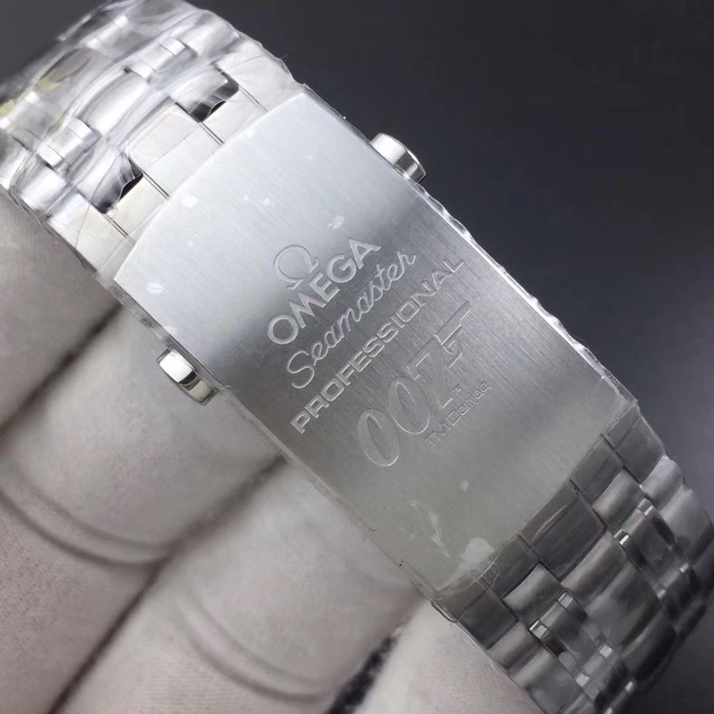 [오메가] 씨마스터 프로페셔널 다이버 코엑시얼 크로노미터 300M Seamaster Diver 300M Co‑Axial Master Chronometer Chronograph  42mm