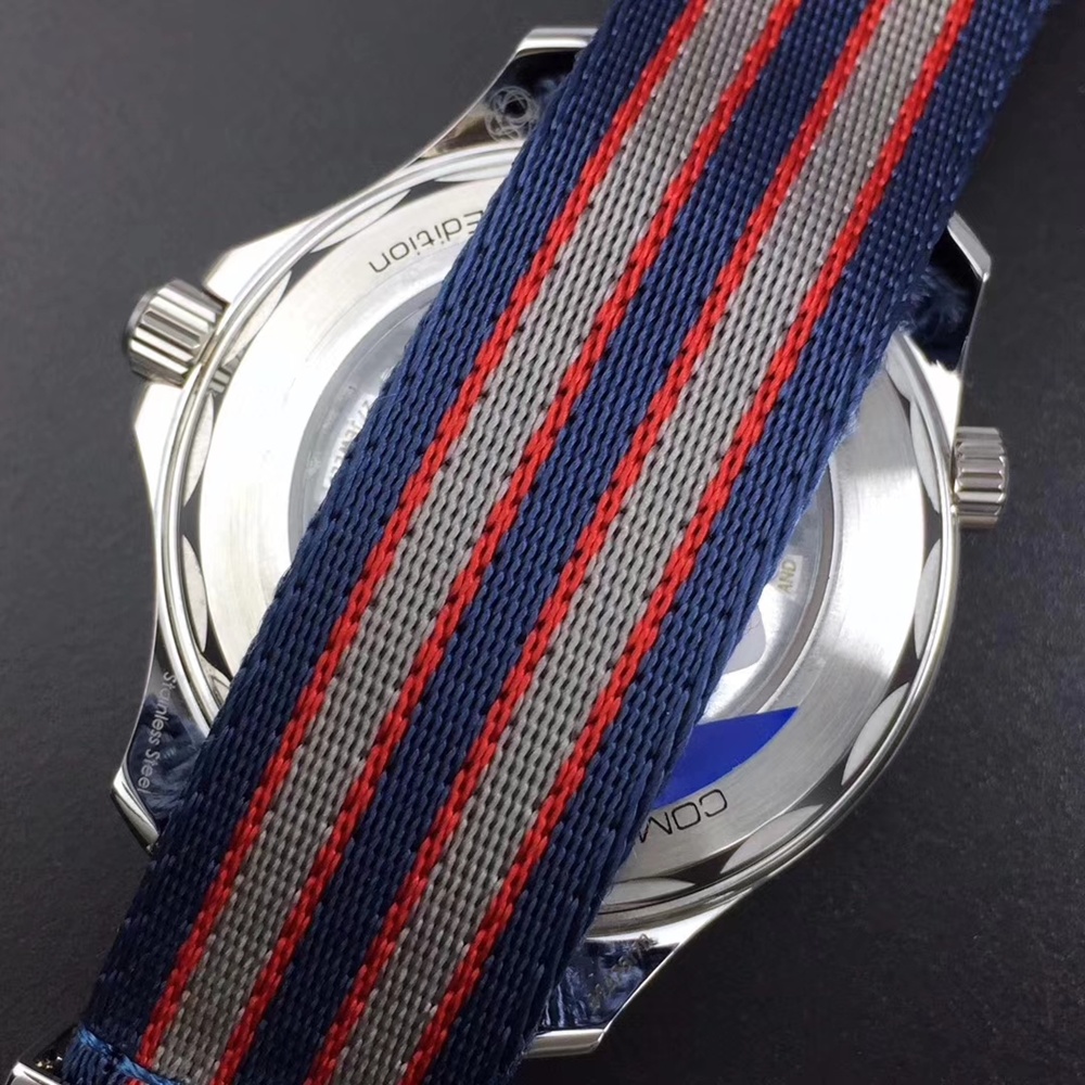 [오메가] 씨마스터 프로페셔널 다이버 코엑시얼 크로노미터 300M Seamaster Diver 300M Co‑Axial Master Chronometer Chronograph  42mm