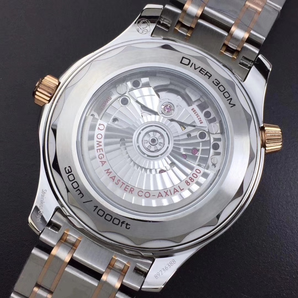 [오메가] 씨마스터 프로페셔널 다이버 코엑시얼 크로노미터 300M Seamaster Diver 300M Co‑Axial Master Chronometer Chronograph  42mm