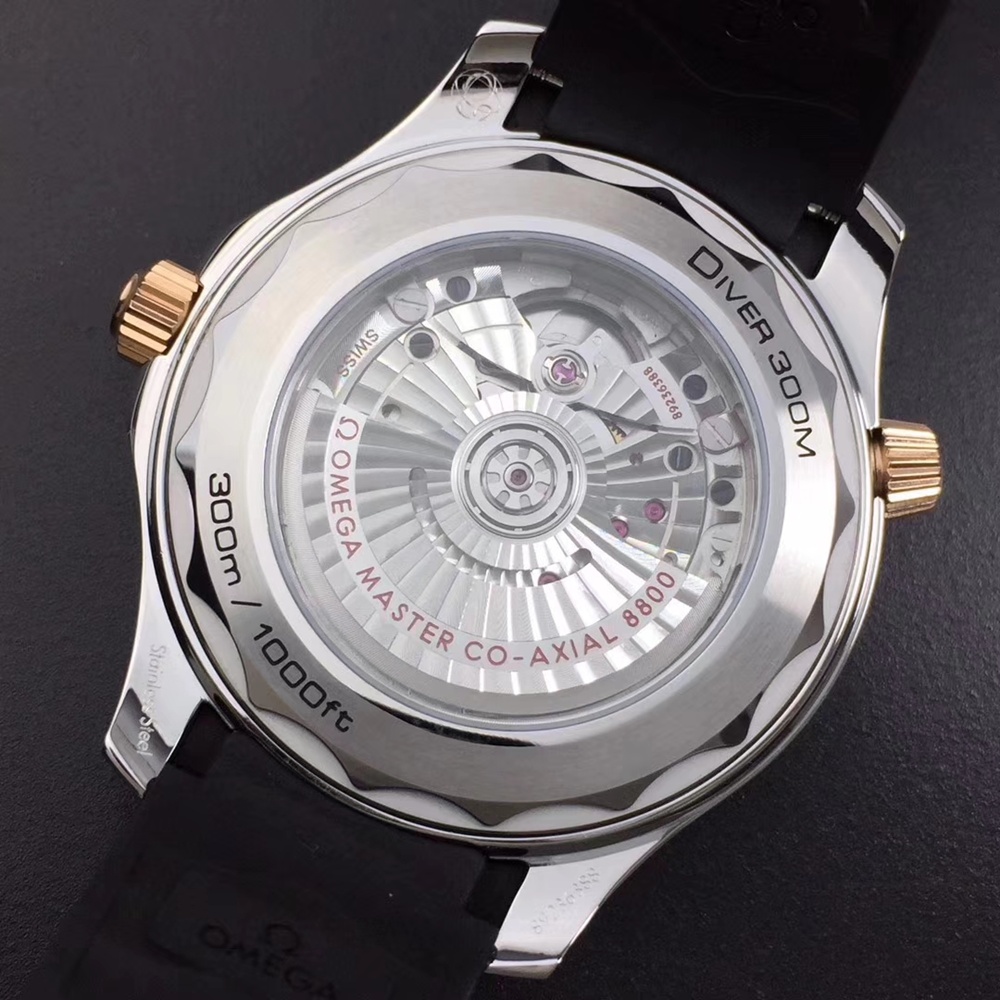 [오메가] 씨마스터 프로페셔널 다이버 코엑시얼 크로노미터 300M Seamaster Diver 300M Co‑Axial Master Chronometer Chronograph  42mm