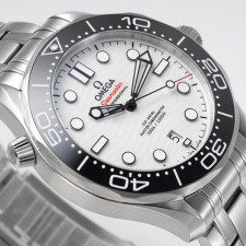 [오메가] 씨마스터 프로페셔널 다이버 코엑시얼 크로노미터 300M Seamaster Diver 300M Co‑Axial Master Chronometer Chronograph  42mm
