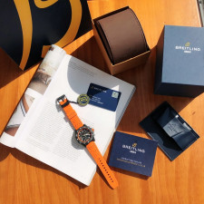 [브라이틀링] Breitling Avenger Chronograph 45mm - 브라이틀링 어벤져 크로노그래프 43/45mm