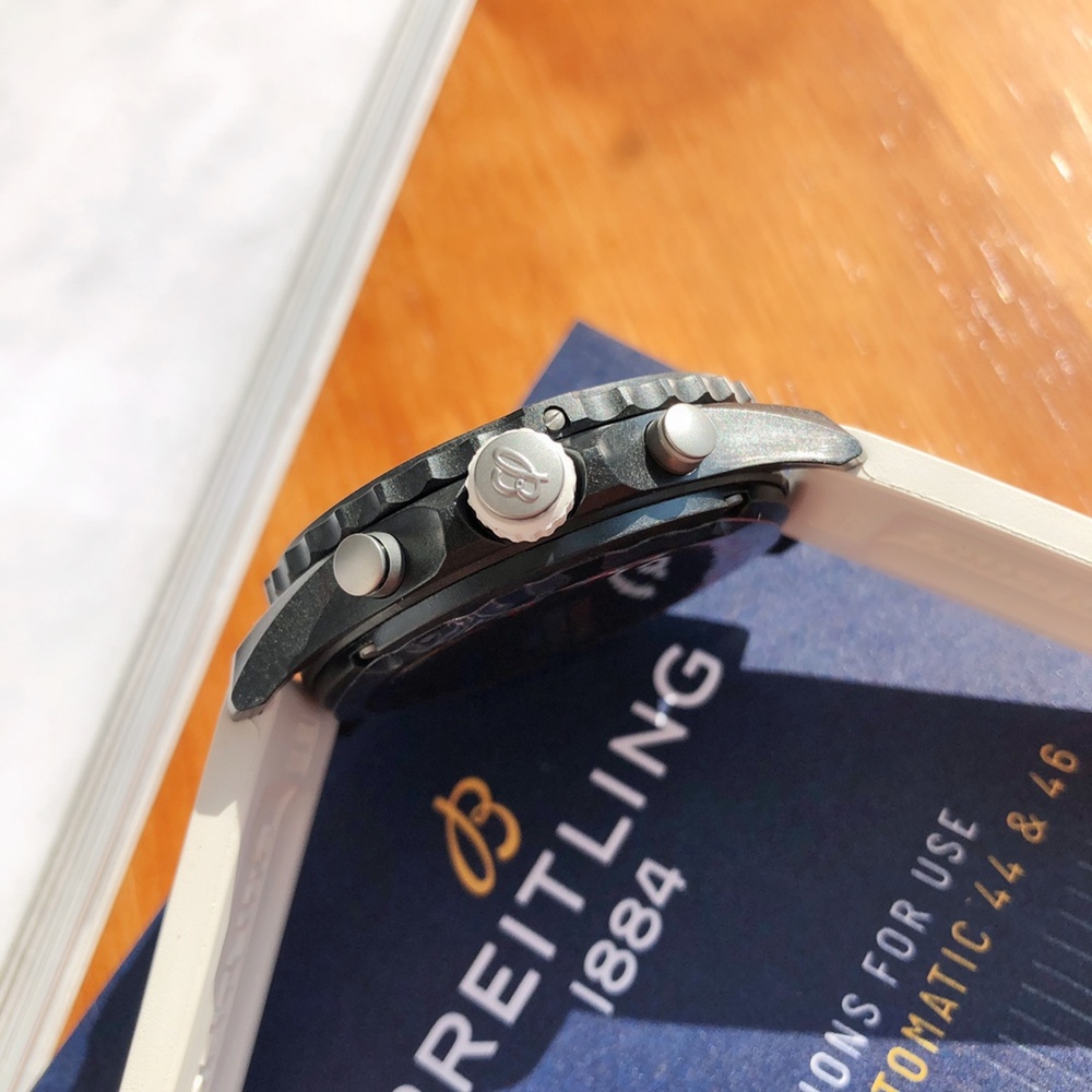 [브라이틀링] Breitling Avenger Chronograph 45mm - 브라이틀링 어벤져 크로노그래프 43/45mm