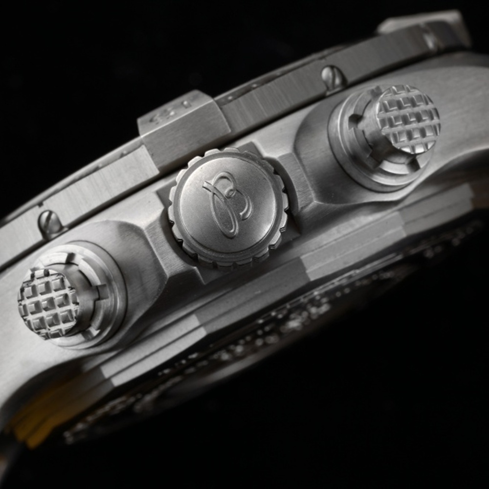 [브라이틀링] Breitling Avenger Chronograph 45mm - 브라이틀링 어벤져 크로노그래프 43/45mm