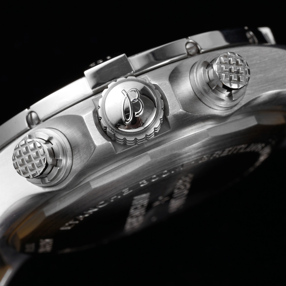 [브라이틀링] Breitling Avenger Chronograph 45mm - 브라이틀링 어벤져 크로노그래프 43/45mm