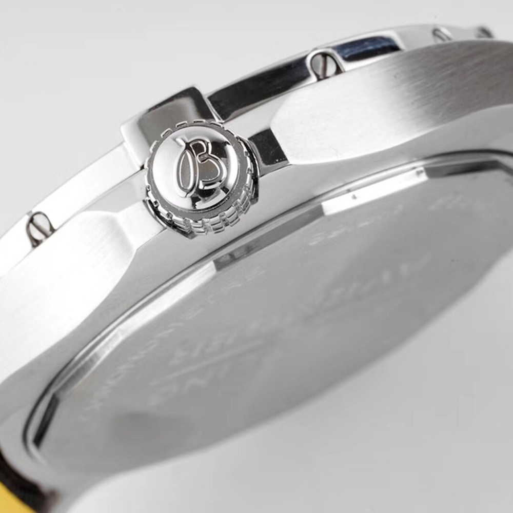 [브라이틀링] Breitling Avenger Chronograph 45mm - 브라이틀링 어벤져 크로노그래프 43/45mm