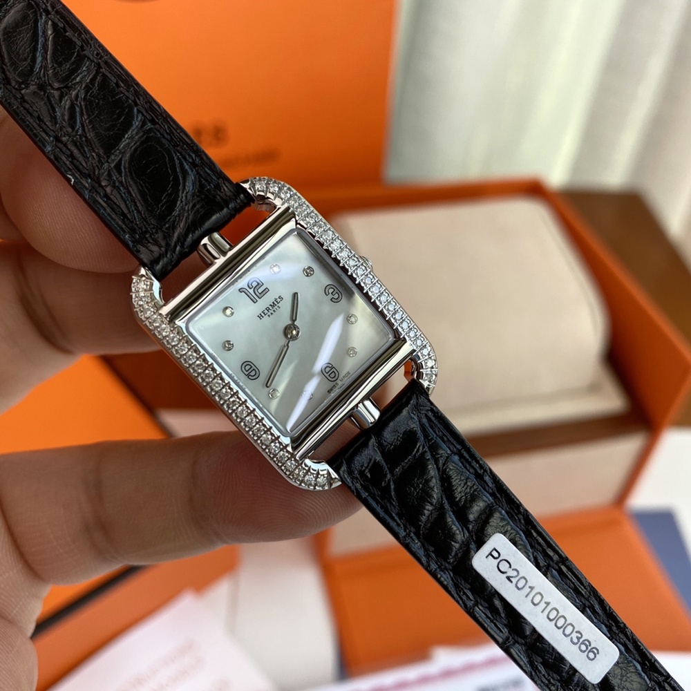 [HERMES] Hermes Cape Cod CC1.232 - 에르메스 케이프코드 23x23mm