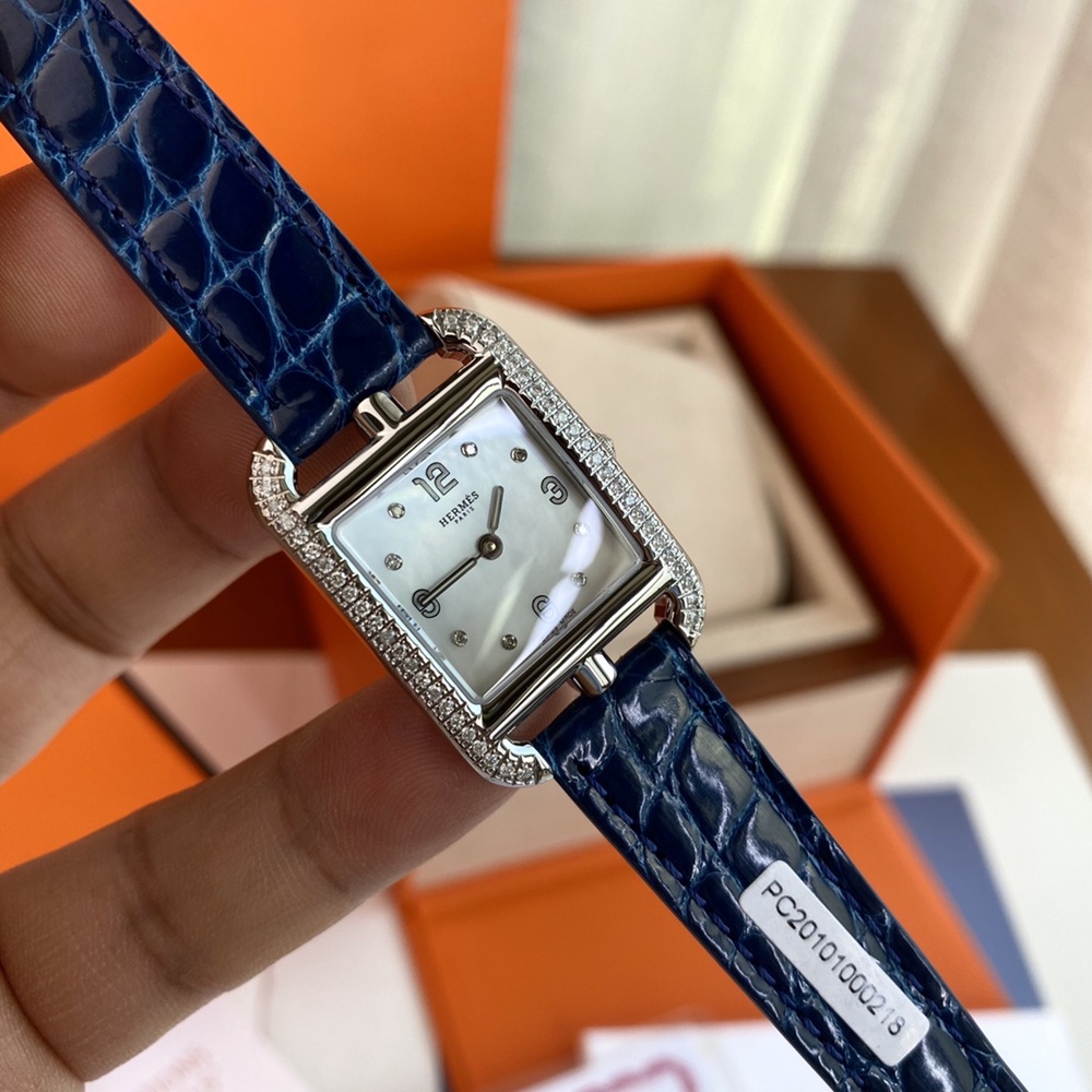 [HERMES] Hermes Cape Cod CC1.232 - 에르메스 케이프코드 23x23mm
