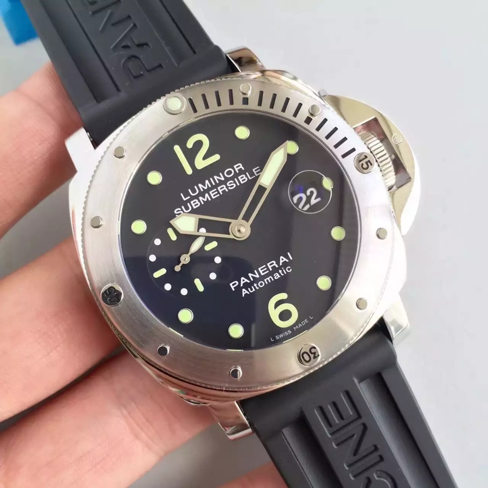 [파네라이] 루미노르 섭머저블 오토메틱 Luminor Submersible Automatic 44mm