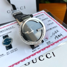 [구찌] GUCCI YA133515 29mm 구찌 인터락킹 쿼츠