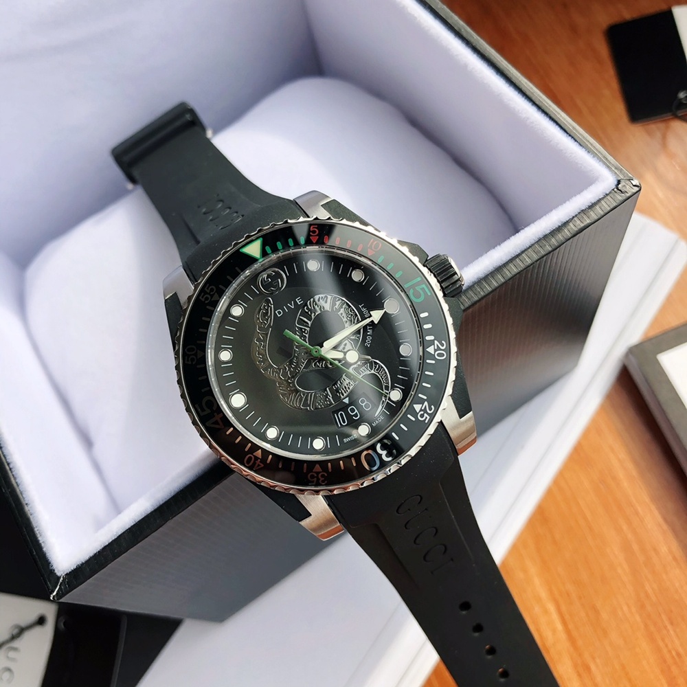 [구찌] GUCCI 다이브 워치 YA136203 쿼츠 40mm