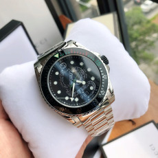 [구찌] GUCCI 다이브 워치 YA136203 쿼츠 40mm