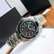 [구찌] GUCCI 다이브 워치 YA136203 쿼츠 40mm