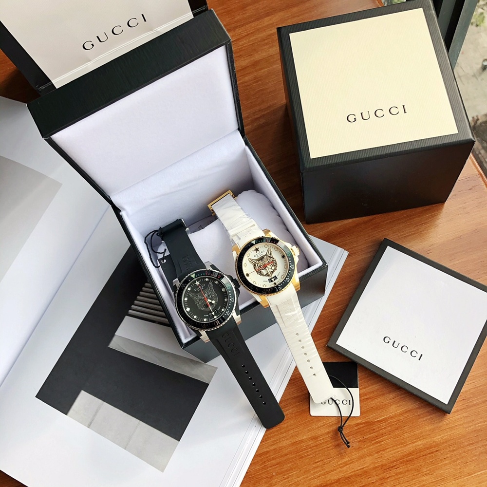 [구찌] GUCCI 다이브 워치 YA136203 쿼츠 40mm