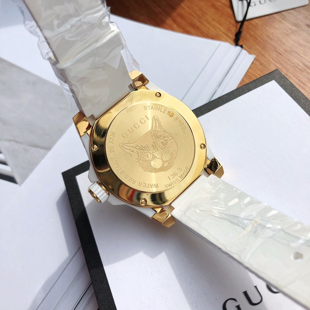 [구찌] GUCCI 다이브 워치 YA136203 쿼츠 40mm