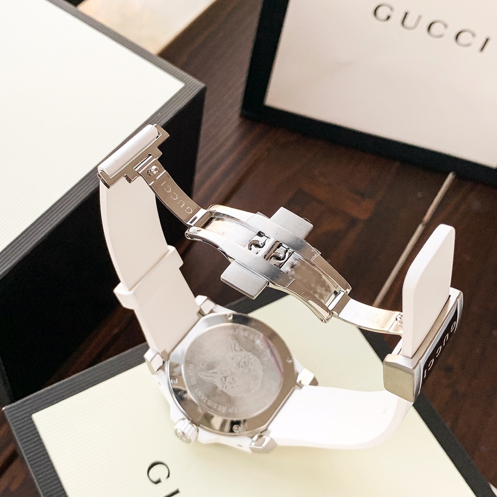 [구찌] GUCCI 다이브 워치 YA136203 쿼츠 40mm
