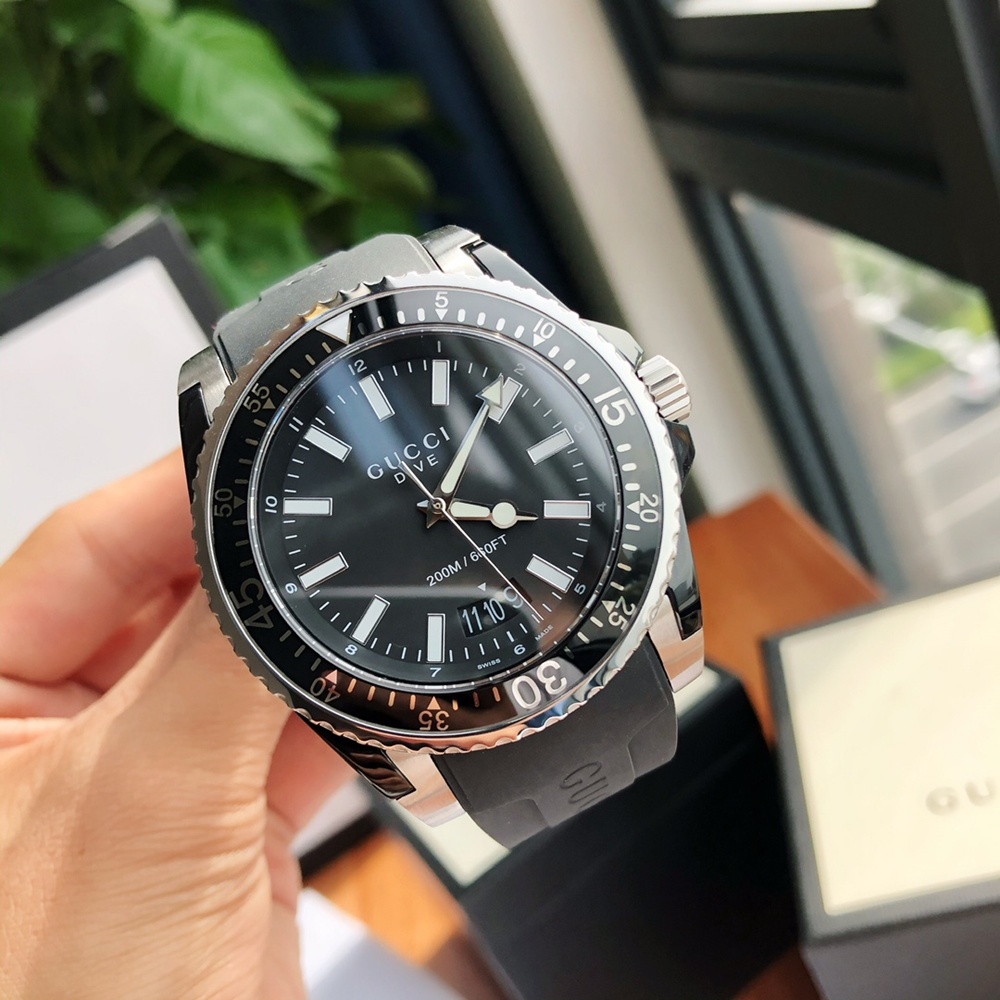[구찌] GUCCI 다이브 워치 YA136203 쿼츠 40mm