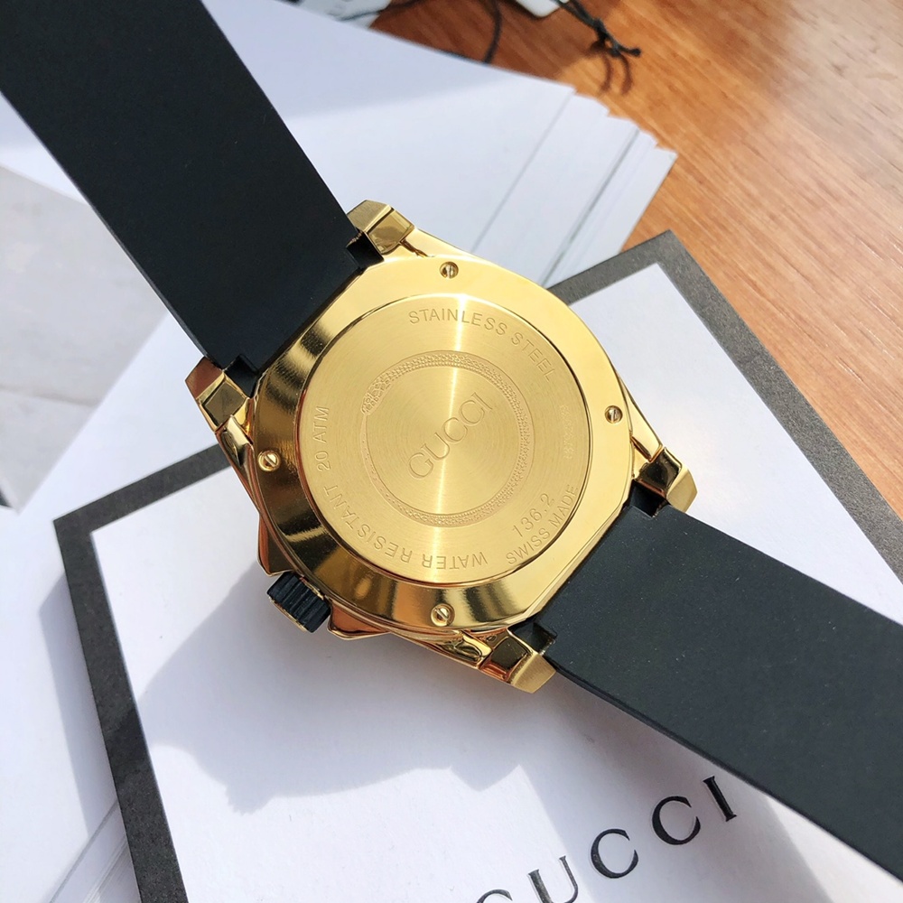 [구찌] GUCCI 다이브 워치 YA136203 쿼츠 40mm