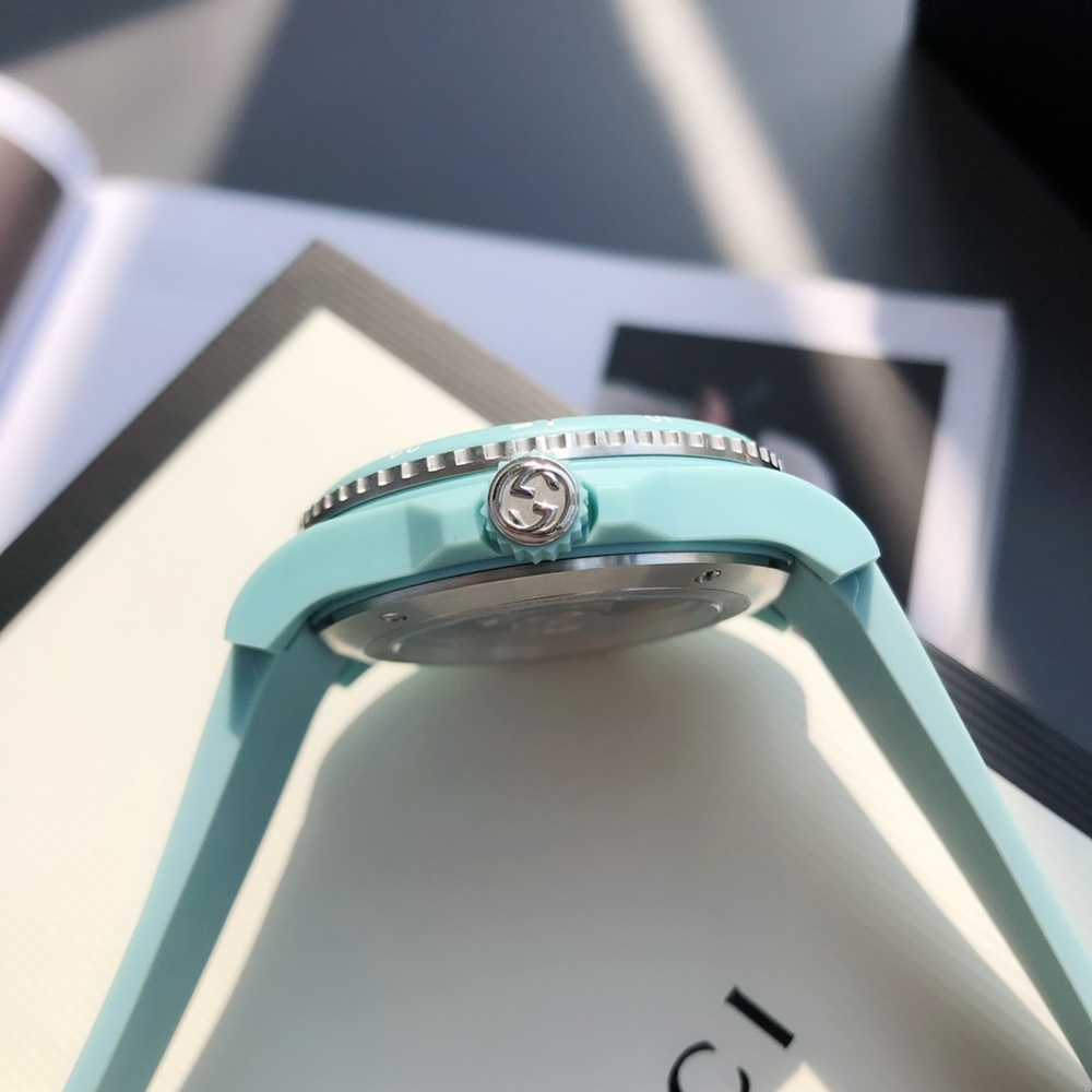 [구찌] GUCCI 다이브 워치 YA136219 우레탄 시스루 오토메틱 45mm