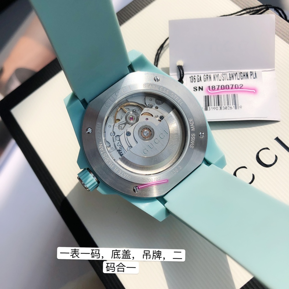 [구찌] GUCCI 다이브 워치 YA136219 우레탄 시스루 오토메틱 45mm