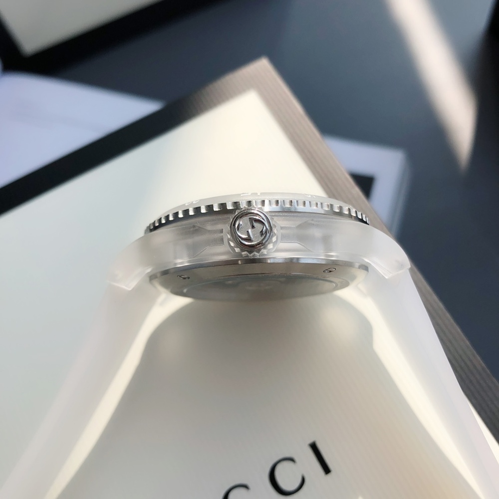 [구찌] GUCCI 다이브 워치 YA136219 우레탄 시스루 오토메틱 45mm