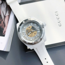 [구찌] GUCCI 다이브 워치 YA136219 우레탄 시스루 오토메틱 45mm