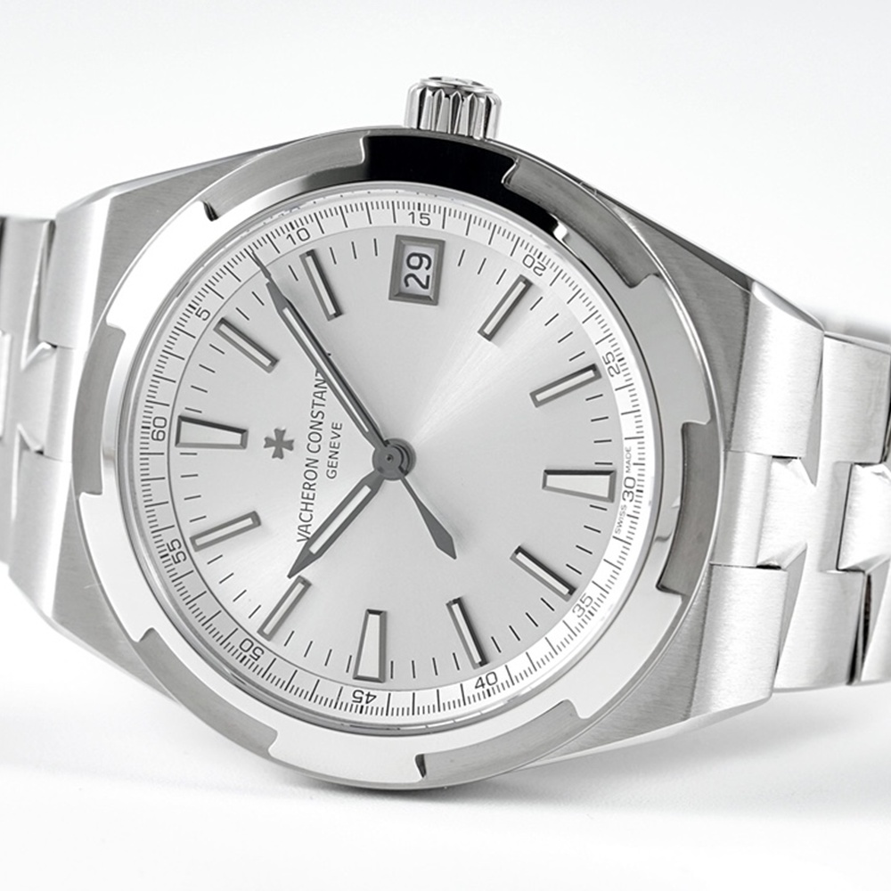 [바쉐론콘스탄틴] Vacheron Constantin Overseas Caliber 5100 Steel   바쉐론 콘스탄틴 오버시즈 칼리버 5100 스틸  41mm