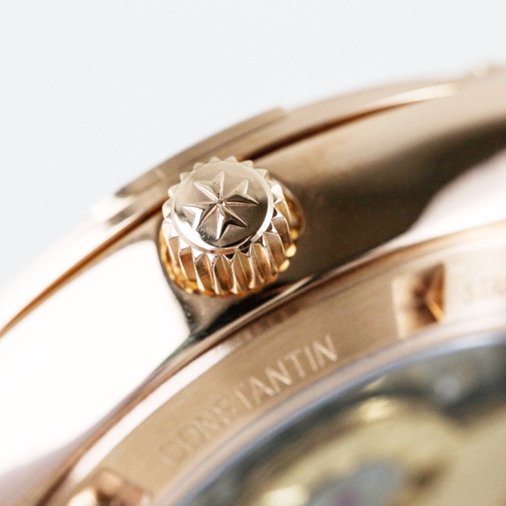 [바쉐론콘스탄틴] Vacheron Constantin OVERSEAS 셀프 와인딩 제네바 씰 2305V100A-B078  칼리버 5300 37mm